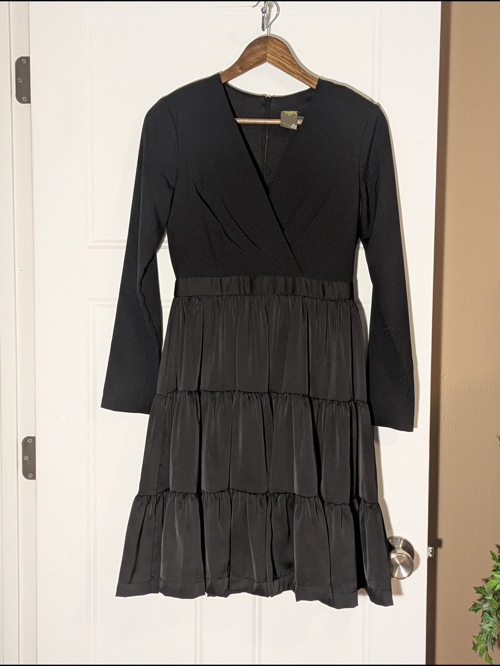Taylor Black Long-Sleeve Three Tiered Mini Dress. Size 4. Mixed Media.